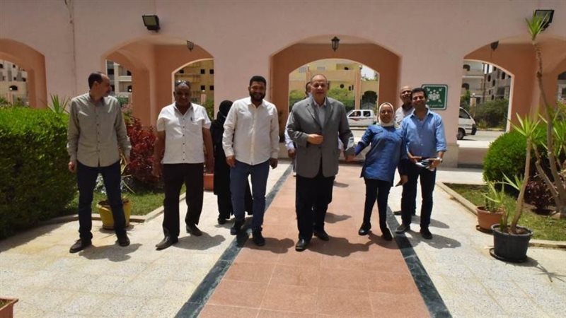 محافظ أسيوط يزور