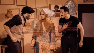 انطلاق أولى عروض مسرحية 