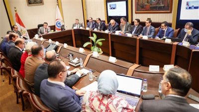 القائم بأعمال وزير الصحة يوجه يالنقاش مع أعضاء البرلمان لطرح الأفكار وتنفيذها