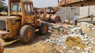 إزالة تعديات البناء المخالف على الأراضي الزراعية وأملاك الدولة بالشرقية 
