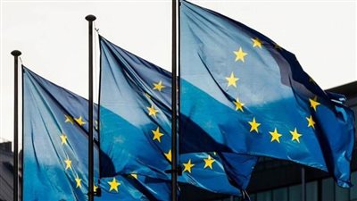 الاتحاد الأوروبي يبحث تأجيل عقوبات النفط على روسيا