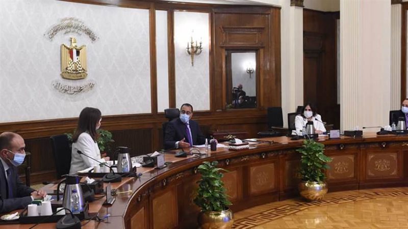 رئيس الوزراء خلال