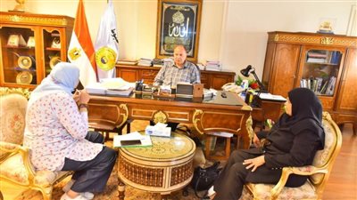 محافظ أسيوط يلتقي وكيل وزارة الزراعة لمتابعة إجراءات تيسير عملية توريد الأقماح 