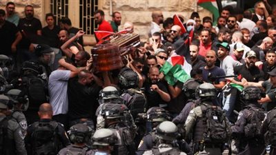 الاتحاد الأوروبي يندد باستخدام الاحتلال للقوة خلال جنازة الشهيدة شرين أبو عاقلة