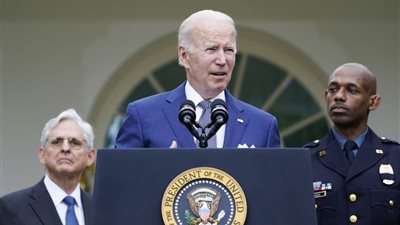 بايدن يدعو للتحقيق في استشهاد الصحفية شيرين أبو عاقلة