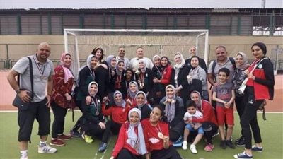 محافظ الشرقية يُهنئ لاعبات فريق هوكي الشرقية لفوزهن ببطولة كأس مصر للمرة الخامسة