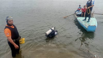 انتشال جثة طالب لقي مصرعه غرقا أثناء الاستحمام بمياه النيل ببنها