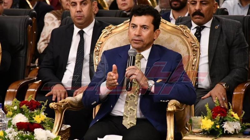 وزير الشباب والرياضة