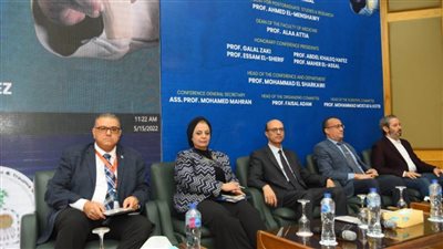 رئيس جامعة أسيوط يشارك في مؤتمر قسم جراحة العظام والكسور