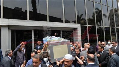 قيادات إعلامية وكبار الكتاب يشاركون في صلاة الجنازة على الراحل صلاح منتصر