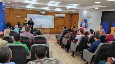 تدريب العاملين بالمراكز التكنولوجية لأداء خدمات الشهر العقاري المستحدثة بكفر الشيخ