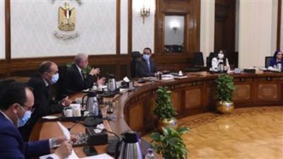 رئيس الوزراء يؤكد ضرورة الإسراع بمعدلات تنفيذ مشروعات تطوير مدينة شرم الشيخ