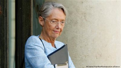 من هي رئيسة وزراء فرنسا الجديدة إليزابيث بورن؟