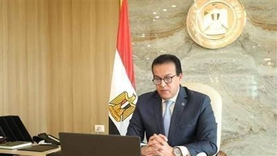 وزير التعليم العالي يصدر قرارًا بإغلاق كيان وهمي بمحافظة القاهرة