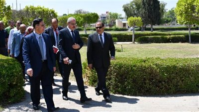 رئيس جامعة القناة يفتتح فعاليات البرنامج التدريبي 