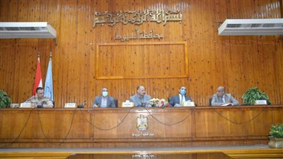 محافظ أسيوط يقرر إطلاق اسمي شهيدين على منشآت عامة بالمحافظة تخليداً لذكراهما 