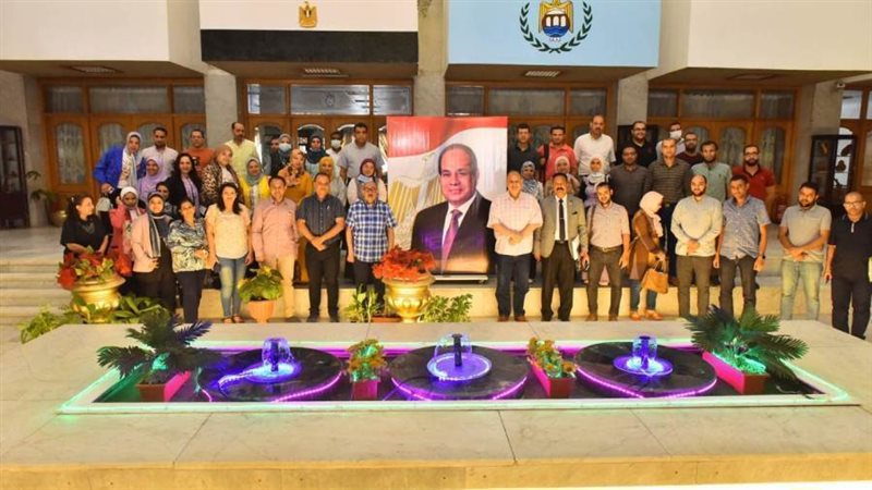 محافظ أسيوط يلتقي