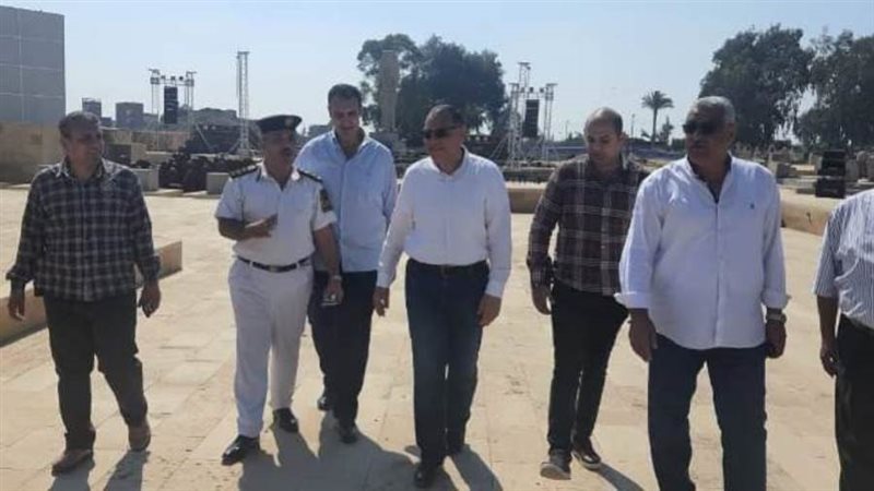 محافظ الشرقية خلال