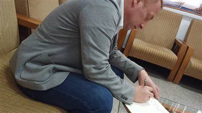 مدير المركز الثقافي الروسي بالإسكندرية يزور مكتبة مصر العامة بدمياط