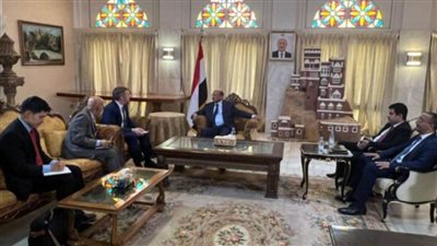 اليمن يدعو المانحين لتحويل أموال المساعدات الإنسانية إلى البنك المركزي في عدن
