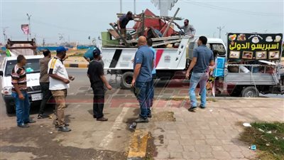 لتحقيق الانضباط المروري..رفع الإشغالات من شوارع عاصمة كفر الشيخ