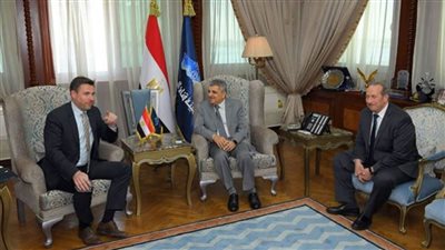 الفريق أسامة ربيع يبحث سبل التعاون المشترك مع رئيس تطوير الأعمال بمنظمة Lloyd's Register