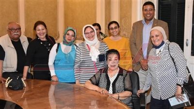 الكاتب محسن عبدالعزيز: 