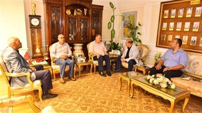 محافظ أسيوط يلتقي رئيس جهاز تعمير الوادي الجديد لمناقشة الموقف التنفيذي لمشروعات مبادرة حياة كريمة