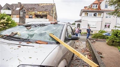 إعصار ألمانيا يخلف عشرات الجرحى