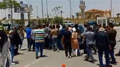 نجوم الفن يودعون الفنان الراحل سمير صبري في جنازة مهيبة