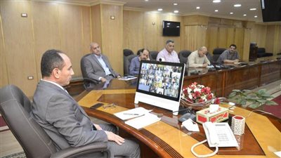 السكرتير العام بأسيوط يشارك في اجتماع وزير التنمية المحلية مع المحافظين عبر الفيديو كونفرانس