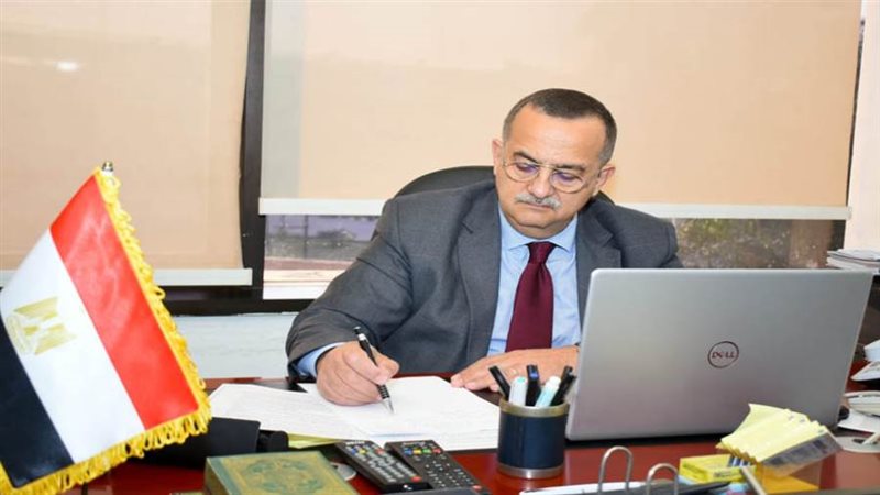 السفير عمرو عباس