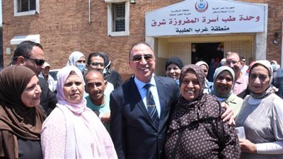 محافظ الإسكندرية يعلن بدء حملة طرق الأبواب للتطعيم ضد فيرس كورونا