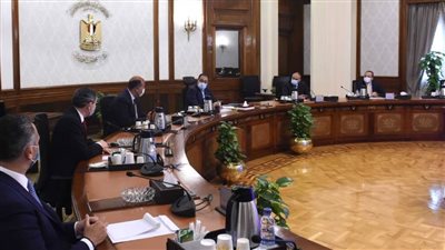 رئيس الوزراء يلتقي أمين عام اتحاد الغرف التجارية العربية