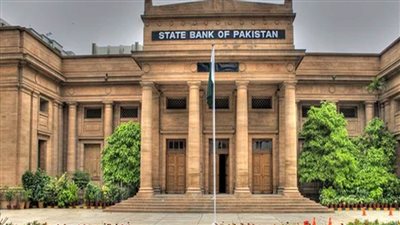 البنك المركزي الباكستاني يرفع سعر الفائدة الرئيسي 150 نقطة