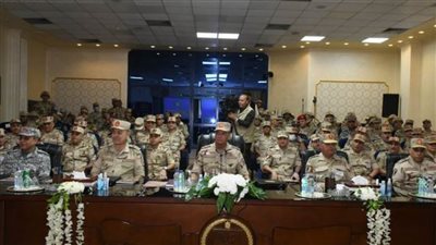  وزير الدفاع يشهد المرحلة الرئيسية لمشروع مراكز القيادة التعبوى 