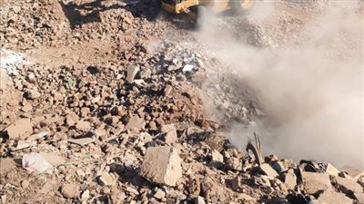  تنفيذ 4 قرارات إزالة تعديات بالردم على نهر النيل بمركز المراغة بسوهاج  