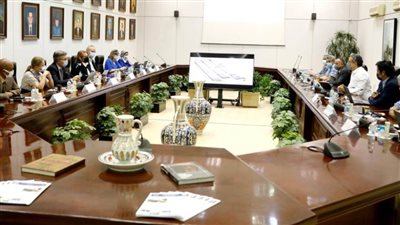 العنانى يتابع الاستعدادات لافتتاح المتحف الكبير