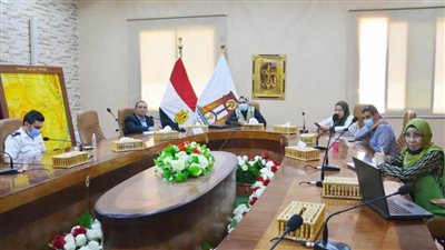 نائب محافظ الوادي الجديد تعقد اجتماعًا لبدء البث التجريبي لبوابة المحافظة الجغرافية