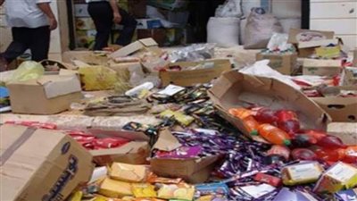 إعدام 340 كيلو مواد غذائية مغشوشة وغلق 3 منشآت مواد غذائية بأسوان