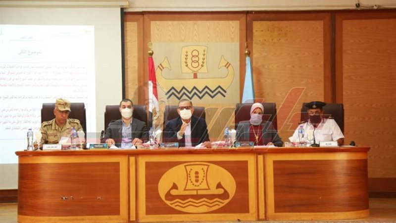 خلال الاجتماع