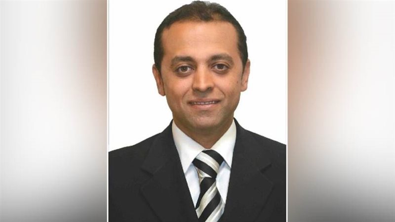 الدكتور حسام طلعت