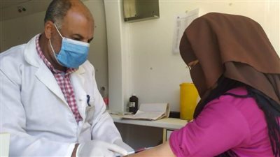 علاج 1137 مواطنًا في قافلة للصحة بالفشن ضمن 