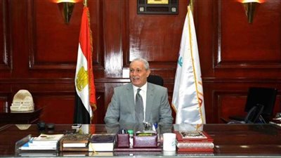 محافظ الأقصر يتفقد أعمال توسعة وازدواج طريق المسار السياحي