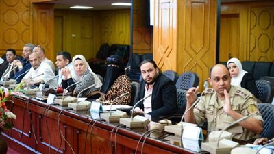 نائب محافظ الإسماعيلية يناقش الاستعدادات النهائية لاستلام مشروعات حياة كريمة بالقنطرة شرق