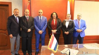 محافظ سوهاج يشهد توقيع عقد للتمويل متناهي الصغر بقيمة 100 مليون جنيه 