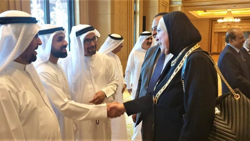 وزيرة التجارة خلال