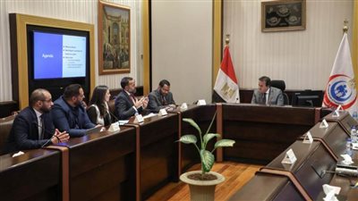 القائم بأعمال وزير الصحة يبحث التعاون مع شركة 