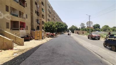 لتحسين شبكة الطرق الرئيسية والفرعية.. رصف عدد من الشوارع بمراكز المنيا 