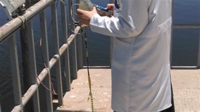  ظهور بقعة سولار أمام مأخذ محطة مياه شطورة السطحية بسوهاج